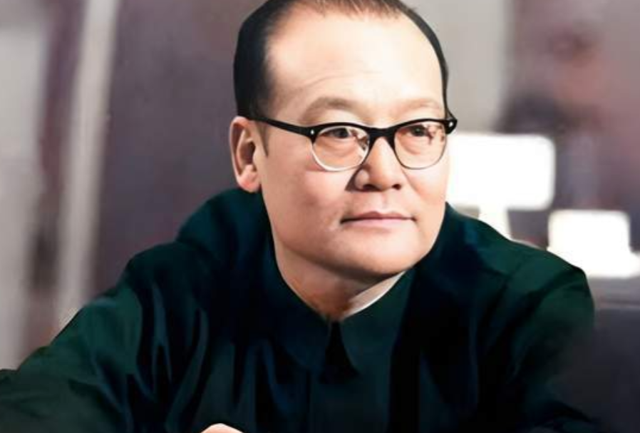 1988年，已经卸任并闲居在家的纪登奎在用餐期间，突然头部一侧，栽倒在地，家人见