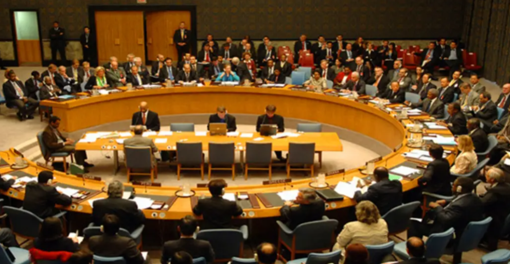 近日，联合国大会以压倒性的优势通过了一项要求以色列在一年内结束对巴勒斯坦非法占领