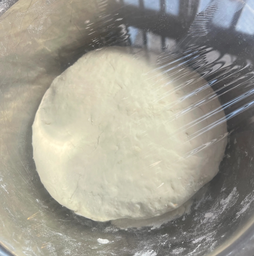 今天的和面做包子计划彻底失败，二次发酵都没成功。
于是演变成了饺子，可别说真辛苦