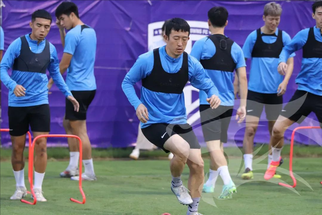 《足球》报：首批准入名单有望下周公示