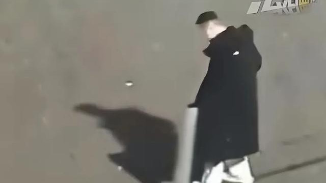 回顾：男子点燃礼花弹瞬间被炸身亡，原视频更恐怖，更多隐情曝出