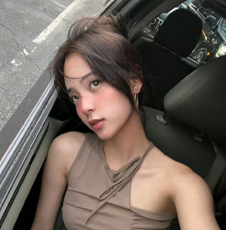 原来欧阳娜娜这么吸引人！身材竟如此顶！