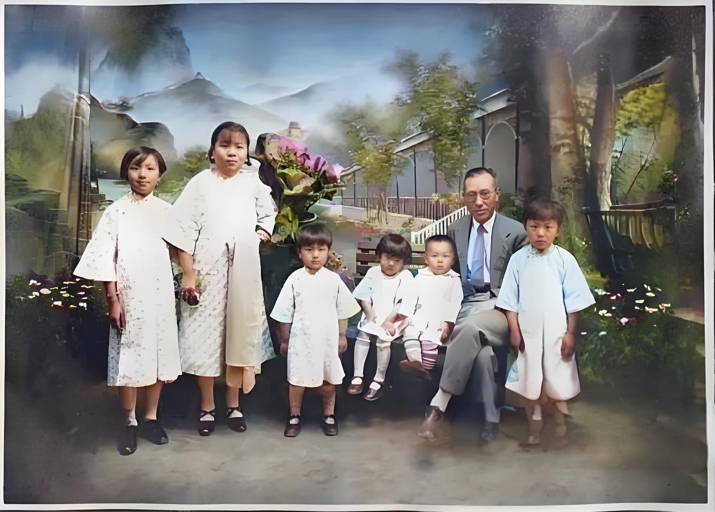 李佩全家合影