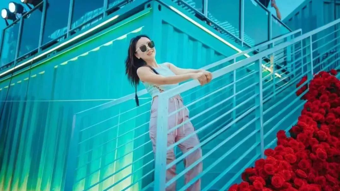 红谷滩新地标：九颂山河菁华轩临展会客厅璀璨启幕