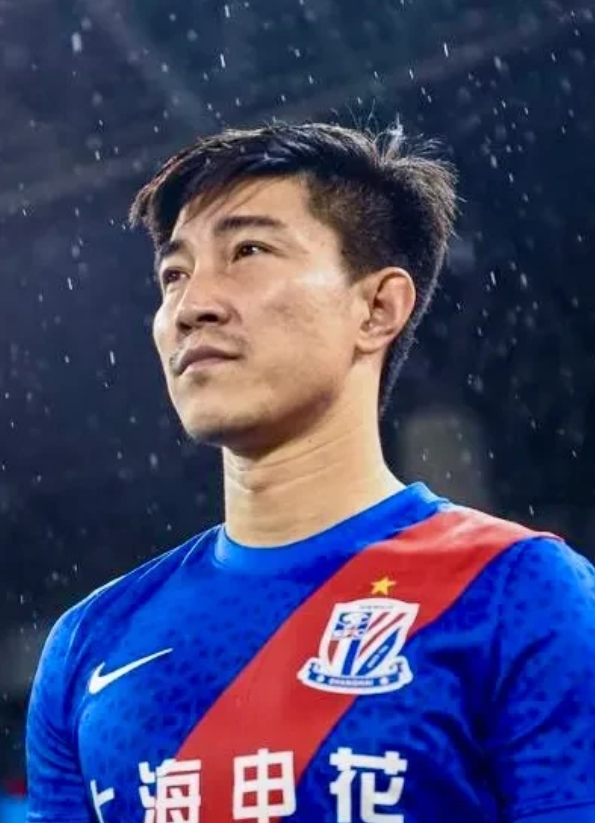 孙世林终身禁足，“3问”中国足协

1、请问，足协领导，孙世林操纵比赛，你们之前
