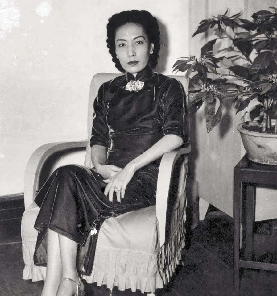 梅兰芳孟小冬离婚风波，杜月笙出面要赔偿，背后情愫惹人猜