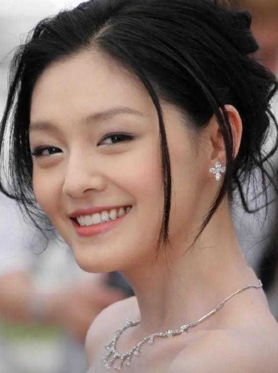 大S猝死，这三大难题怎么解决？

第一：11岁的女儿汪希玥和9岁的儿子汪希箖抚养