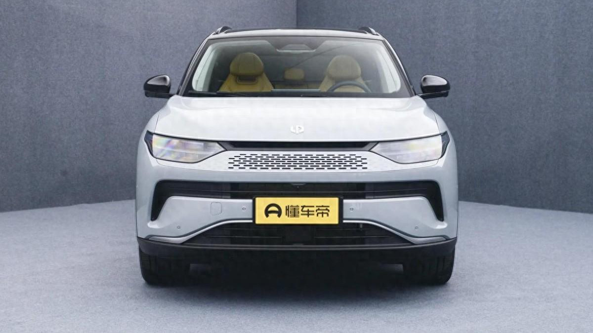 高品价比SUV如何选？零跑全新C11对比深蓝S07，都有哪些差距？