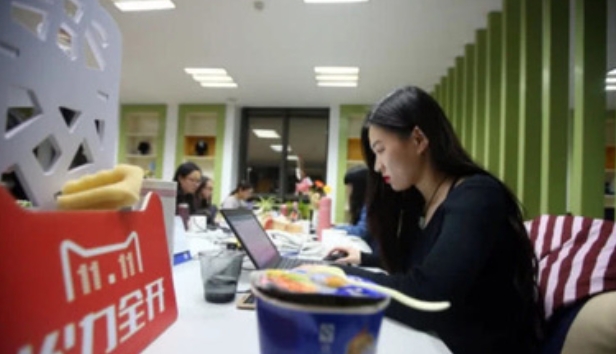 我开过网店，实际上，开网店的人只有非常少的人挣钱，绝大多数都是赔钱的。电商平台实