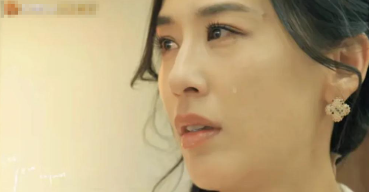 黄圣依这次离婚，收获了到目前为止所有女明星里面最大的离婚红利！

黄圣依与杨子的