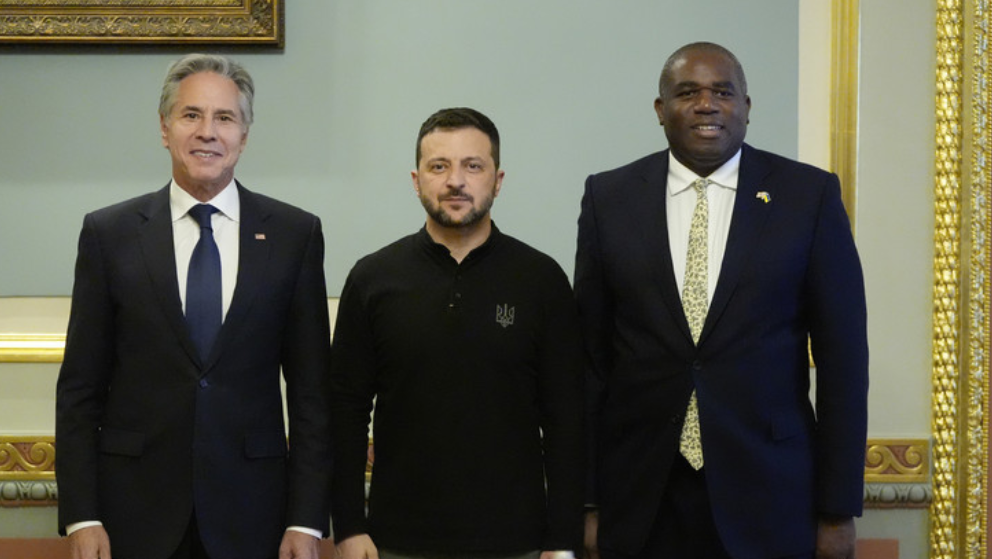 英国《卫报》周三援引匿名政府消息人士的话说，英国已经为使用“风暴阴影”导弹开了绿