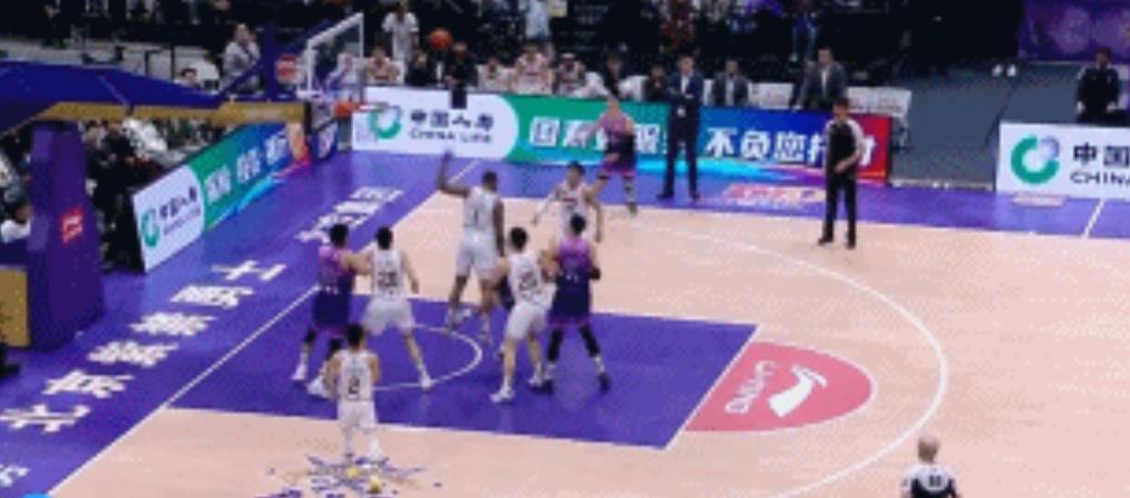 真叫活该！！广东残阵105：98北控，此战6点让人万万没想到

1，广东一上来，