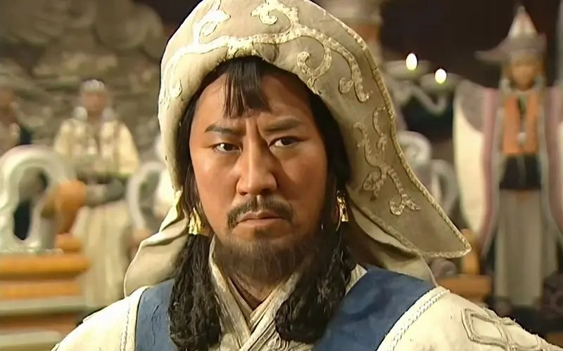 1204年，大将纳牙阿为铁木真带来兀洼思部的美女忽阑。但铁木真怀疑二人有奸情，就