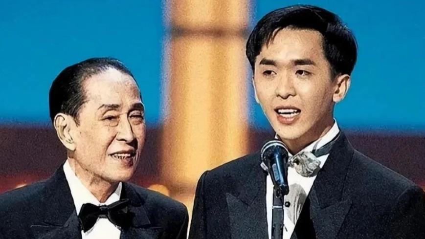 父亲让他当个败家子，母亲叫他不要结婚，都做到了
