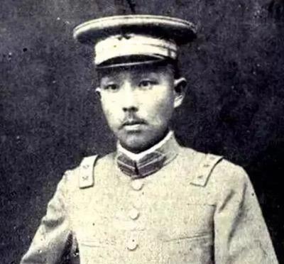1924年2月，杨森在吴佩孚的支持下卷土重来，率部进入四川，相继占领成都、重庆。