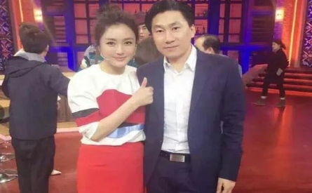 2019年，尚媛媛带着孩子到沈阳刘老根大舞台，讨伐自己的老公孟令宇，让赵本山为她