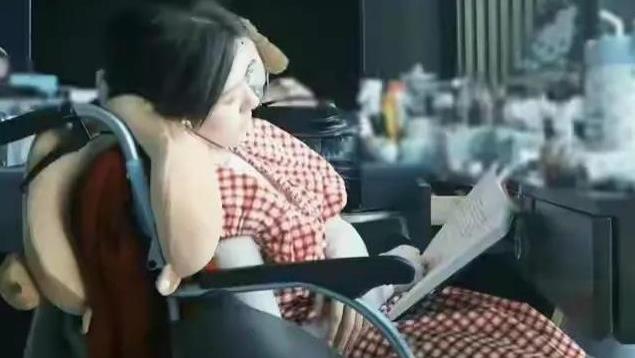 这一次，殴打赵露思扇嘴巴的“公司老板”，如今底裤快被扒光了