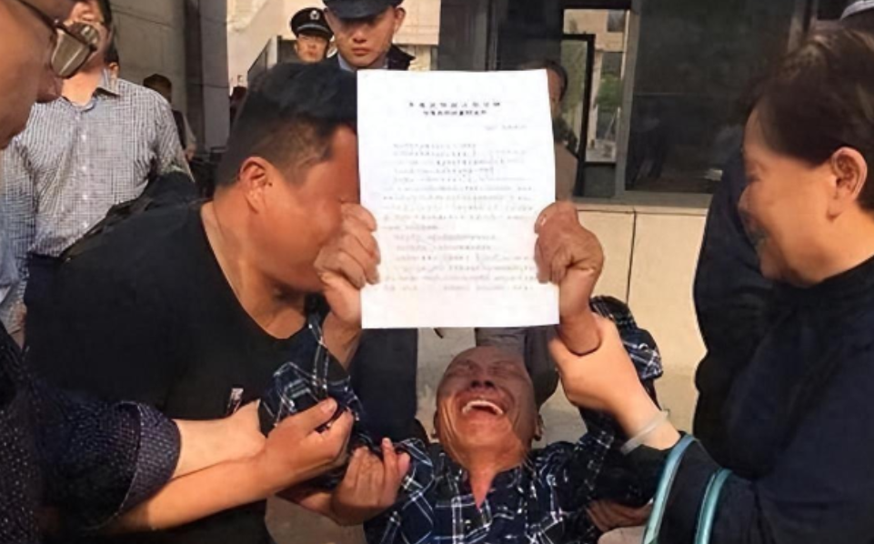 5名无辜的年轻人蒙冤入狱，被迫关押了21年，甚至有两个人差点被判处了死刑。可在恢