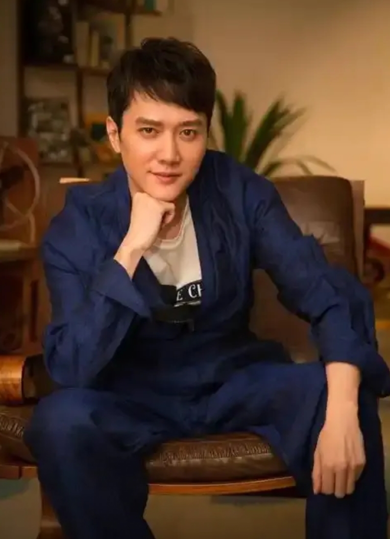 冯绍峰的三段感情
1. 前女友：倪妮，1988 年出生，今年36岁，籍贯江苏。