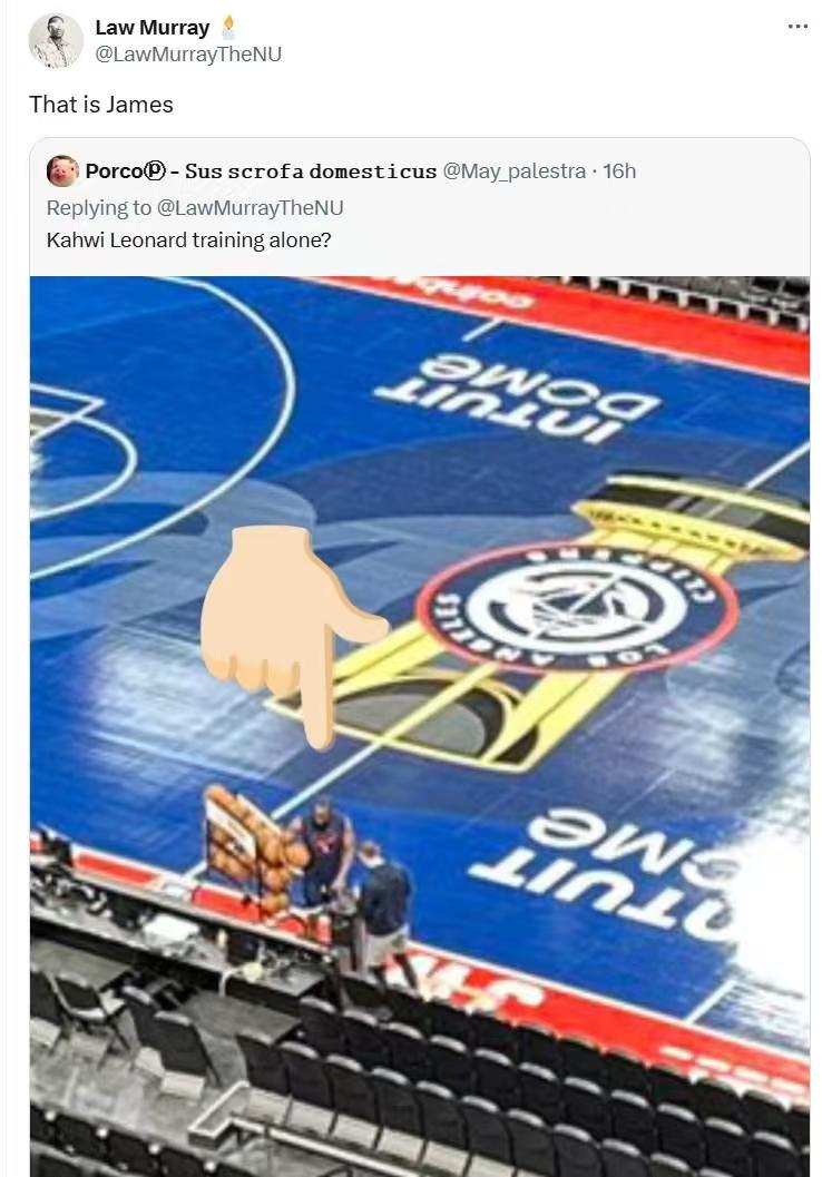 最近NBA季中锦标赛小组赛正在进行，快船在主场迎战国王，而有球迷提前达到球场看到