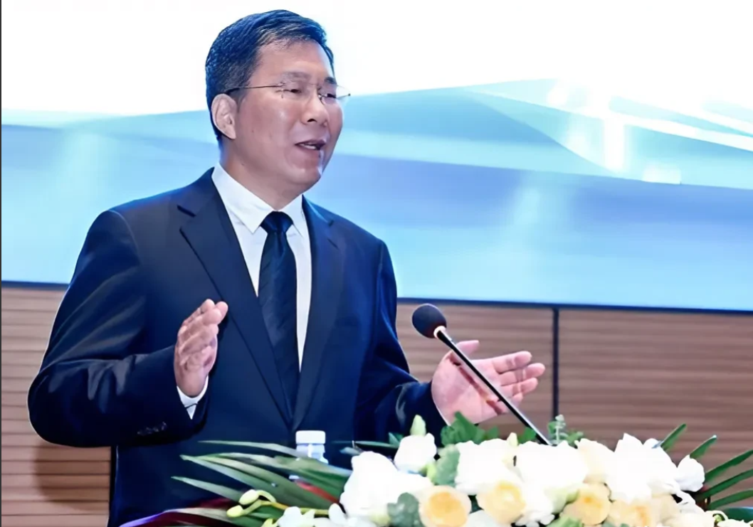 为何要研发“萝卜快跑”？百度副总裁这样解释！
百度的副总王云鹏说了，他们弄无人驾