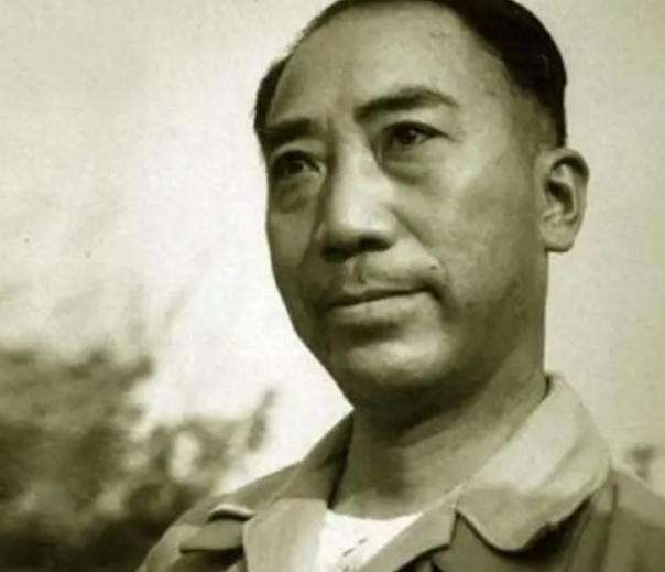 1945年，有人告诉戴笠，说李时雨是共产党，戴笠摇了摇头，说：“李时雨是我信任的