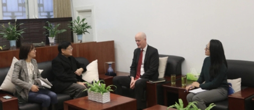 沙利文的访问基本结束，会谈谈了很多，但板上钉钉确定下来的事儿有两件，一是未来几周