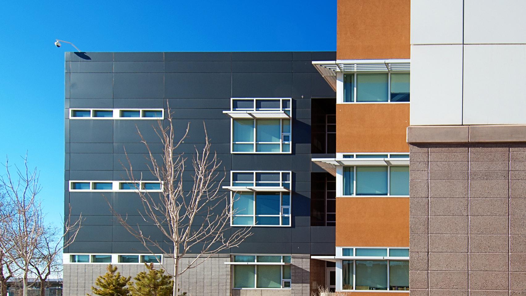 学校安防监控系统安装的意义与作用：深圳贺家智能构建安全防线