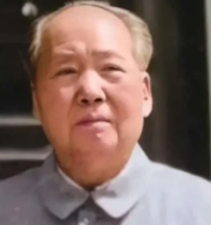 1975年，毛主席坐在书房里，目光深邃，似乎在回忆着什么，他突然问了一句话，让所