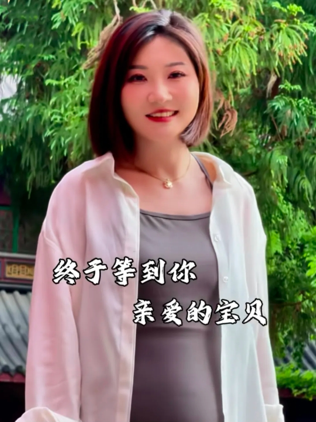王暖暖出事之前一直在泰国做生意，拥有很多房产，资产上千万，是个妥妥的富婆。

她