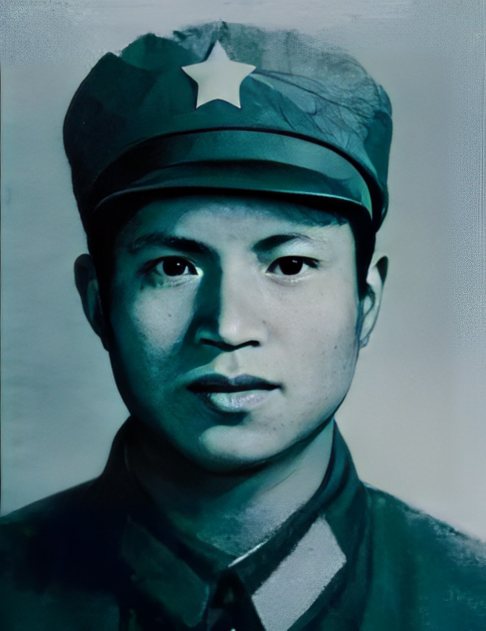 1979年，雷应川身中五弹，七处负伤，却仍跪地战斗。不久，战友们发现他不见了，而
