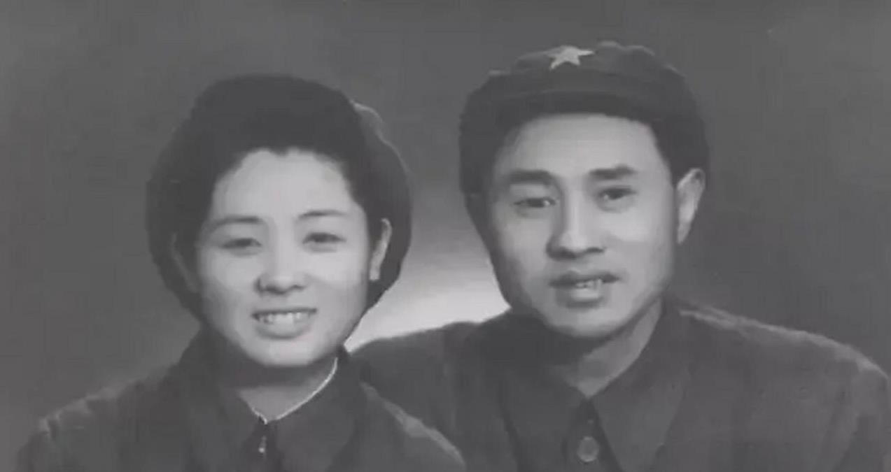 很多人都猜测过《亮剑》中的李云龙的原型，说像这个师长那个旅长，我却认为与李云龙原