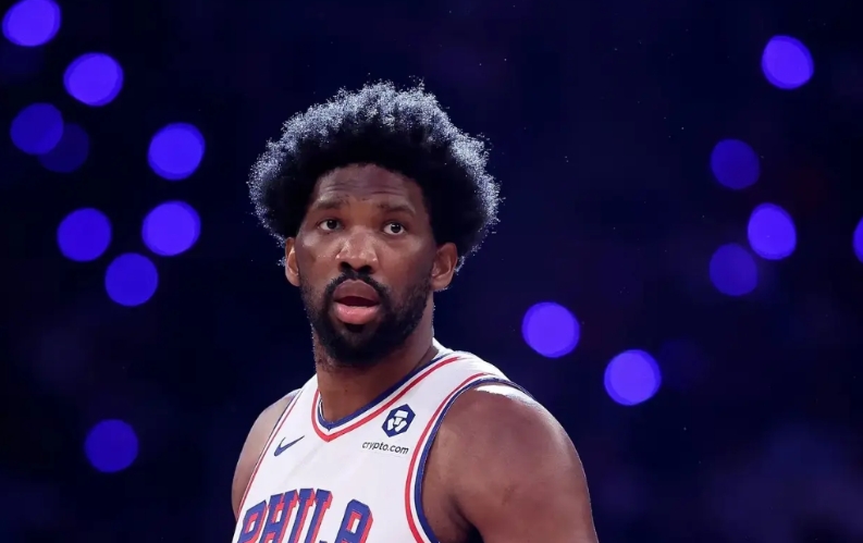 NBA现役，人品最差的8位球员：

1、恩比德，76人巨婴，人品最差，卖国求荣，