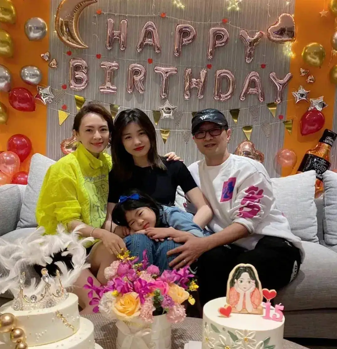 破防了！汪峰章子怡离婚后同框，为小儿子办生日宴超有爱！