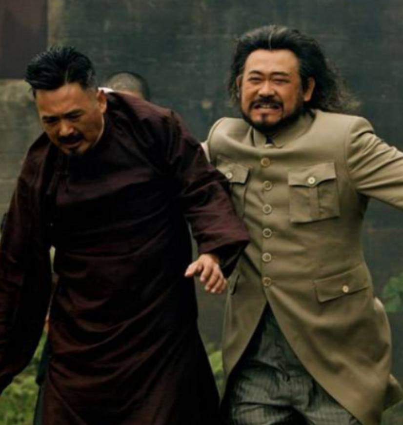 当年《让子弹飞》拿到6亿票房后，记者问姜武赚到多少，姜武叹了口气，十分无奈地说：