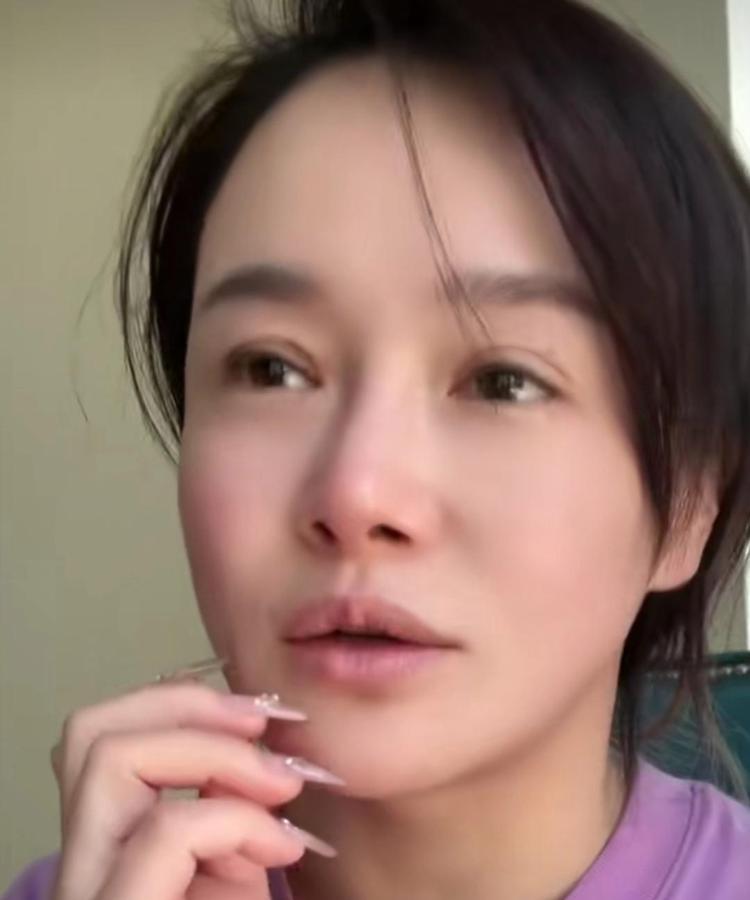 冉莹颖发视频否认败家，邹市明创业失败了，网友们却这样说！
冉莹颖视频下评论说她败