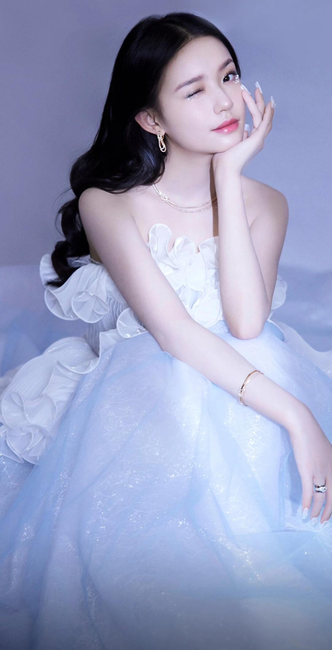 林允——容颜清秀