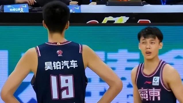 广东赢德比战挖出最大宝藏！正负值最高，每36分钟轰15+9+4.4帽