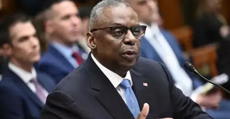 俄罗斯总统梅德韦杰夫最近发表了一项引人注目的言论：如果俄罗斯在战争中失败，他将不