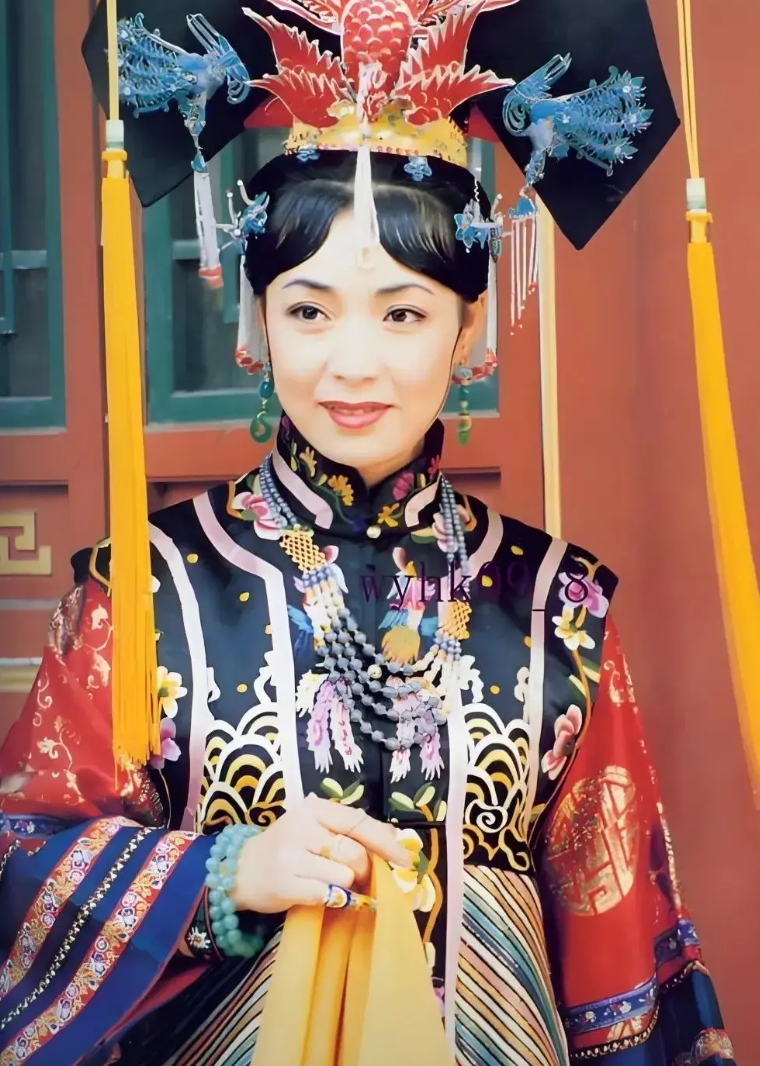 演员，戴春荣说，24年前，张铁林给我打了个电话，说琼瑶阿姨的《还珠格格》里有个皇