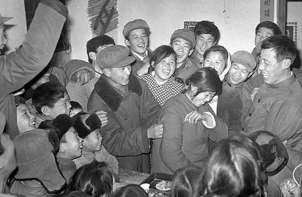 1968年，沈阳军区文化部副部长李英华应邀，去给1位老部下证婚。婚礼结束后，老部