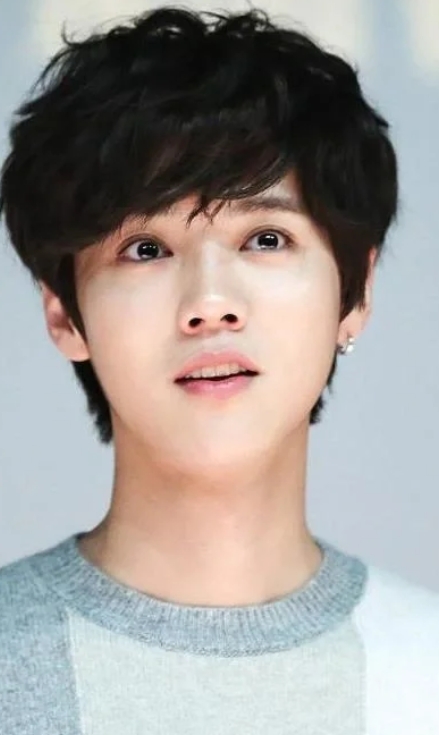 鹿晗疑陷私生活风波，团队沉默引发热议