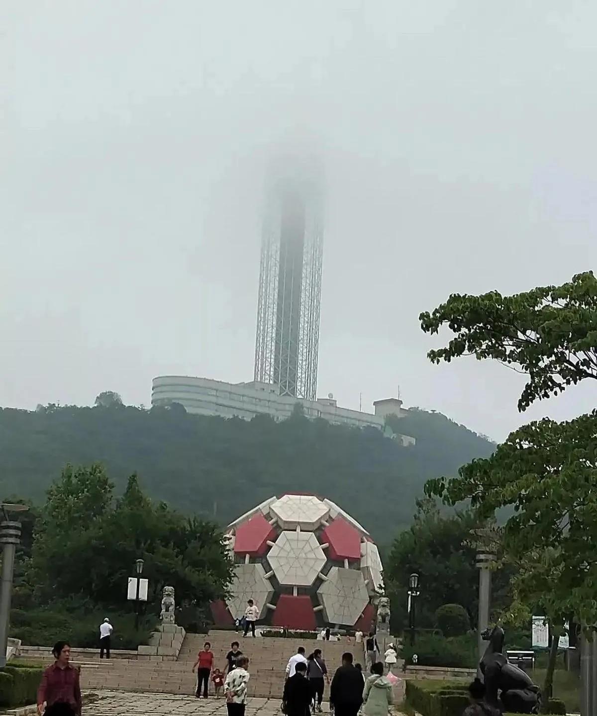 大连要热起来了！ 大连的冬天，冻得人不像人，鬼不像鬼！我鼻子都冻红了！好消息！下