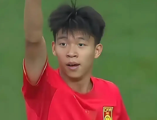亚洲杯中国球员分析之王钰栋
王钰栋的出名可不是现在，早在3年前左右就已经通过媒体