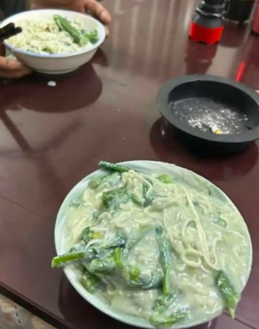 第一次给男朋友做饭，他却不肯吃，真是一番美意喂了狗!