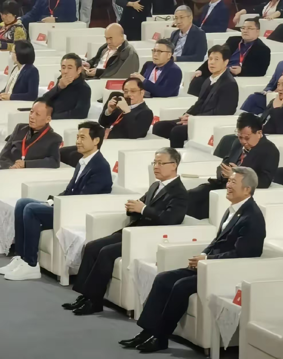 武大131周年校庆 杰出校友华生捐出了6个亿