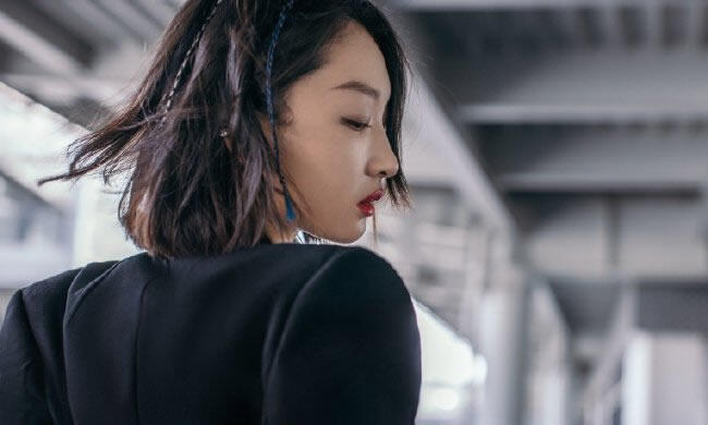 周冬雨职场霸凌事件曝光名气与品行如何平衡