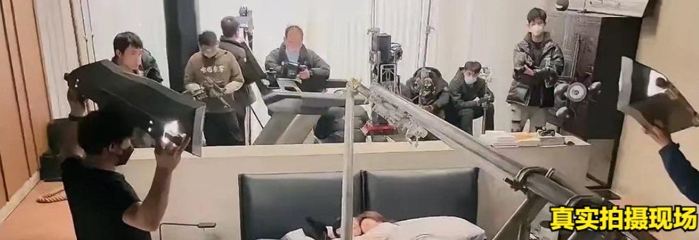 以前好奇演员在拍吻戏的时候会不会起生理反应，直到看到这张图我才明白：这要是有反应