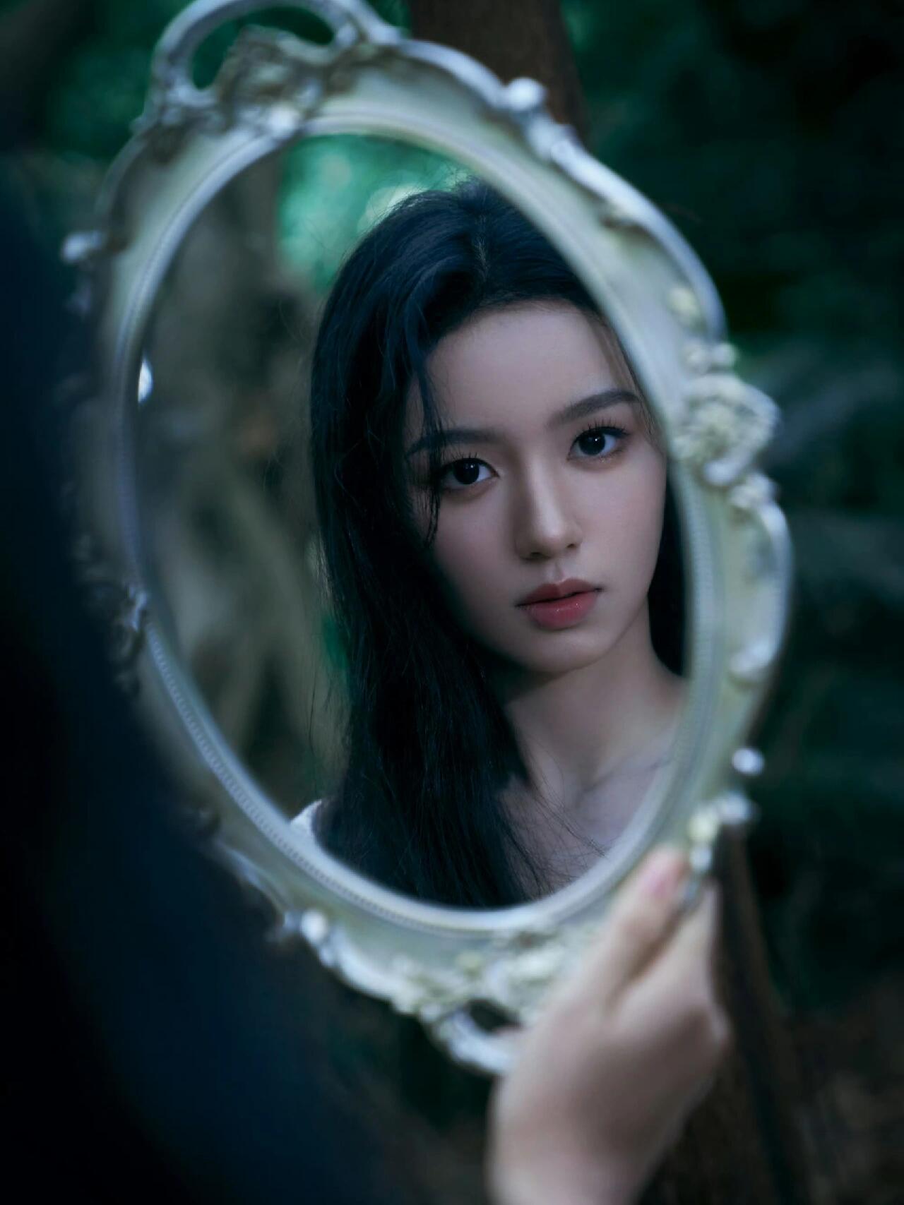 周也——镜子里的公主