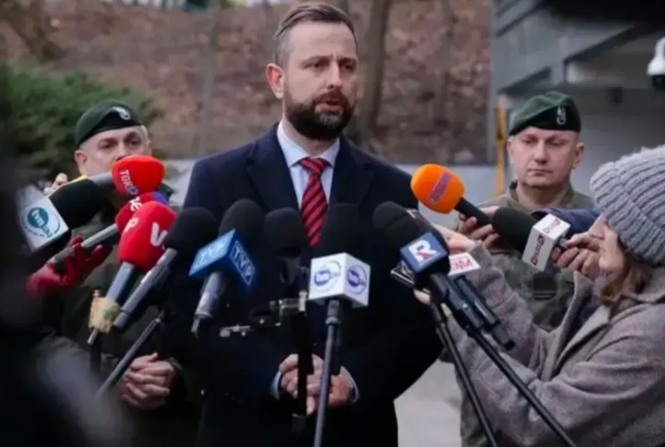 波兰终于做出了正确决定！

1.虽然美国和乌克兰都怂恿波兰帮助乌克兰击落俄罗斯的